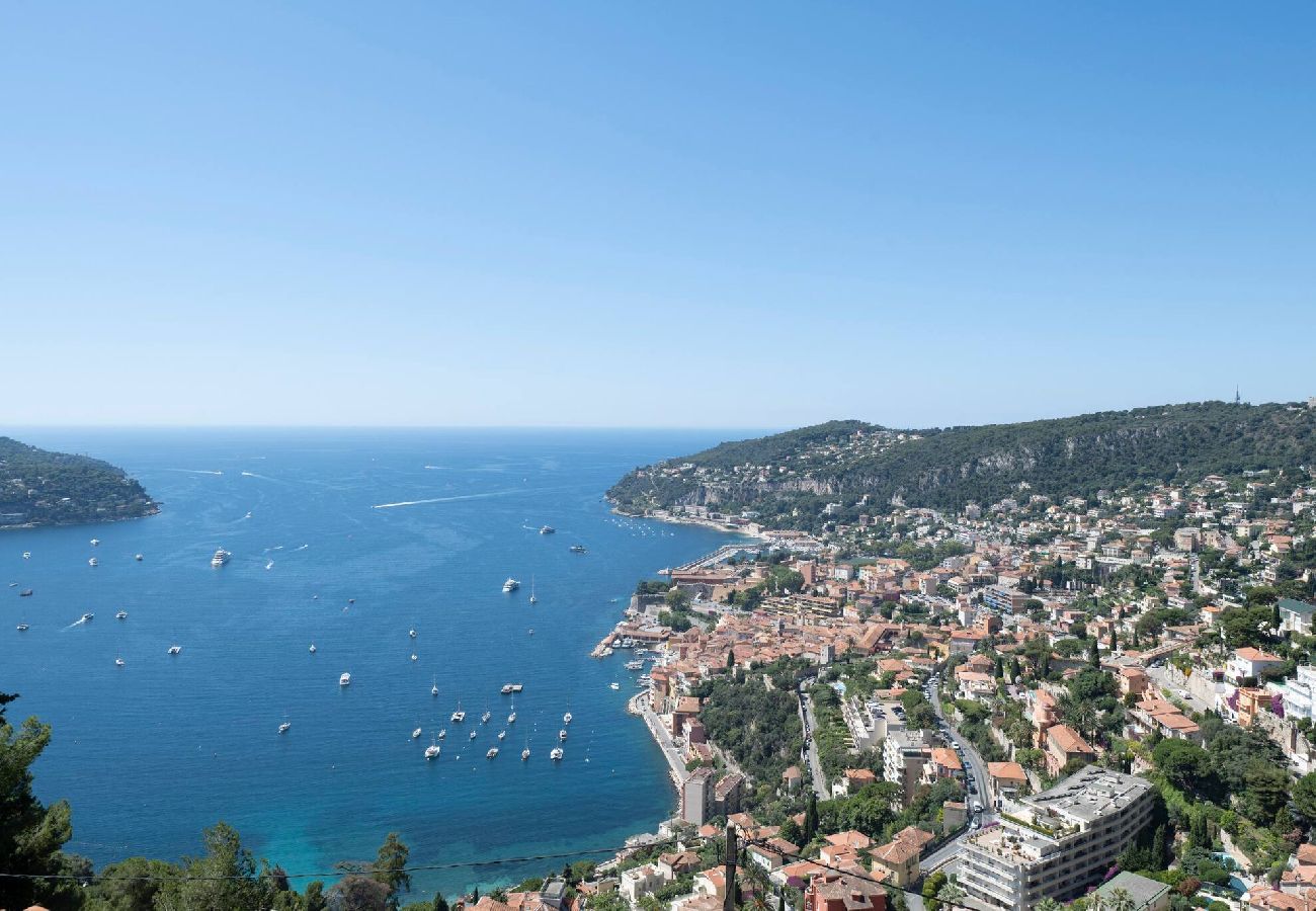 Vue sur la rade de Villefranche-sur-Mer 