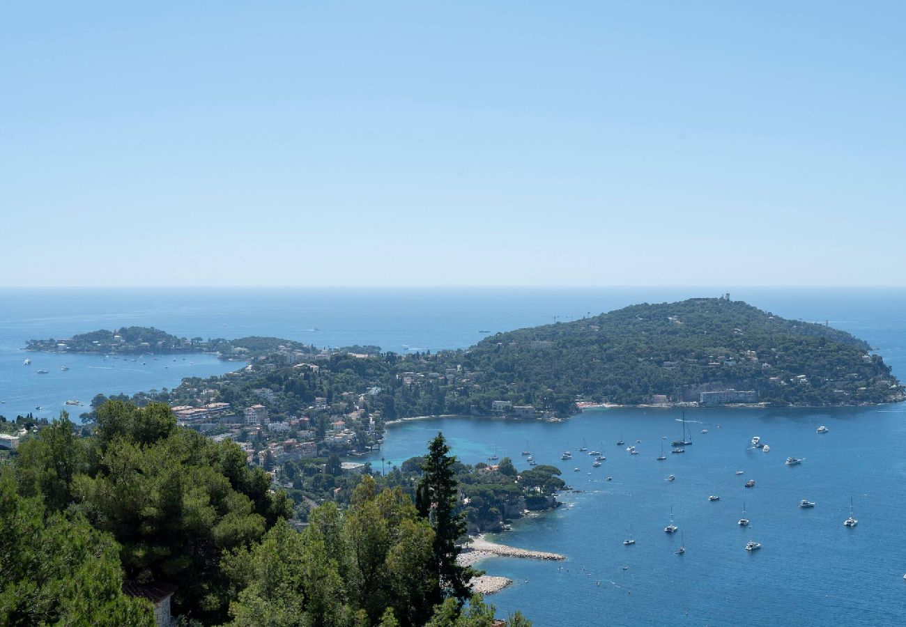 Vue sur la presqu’île de Saint-Jean-Cap-Ferrat 