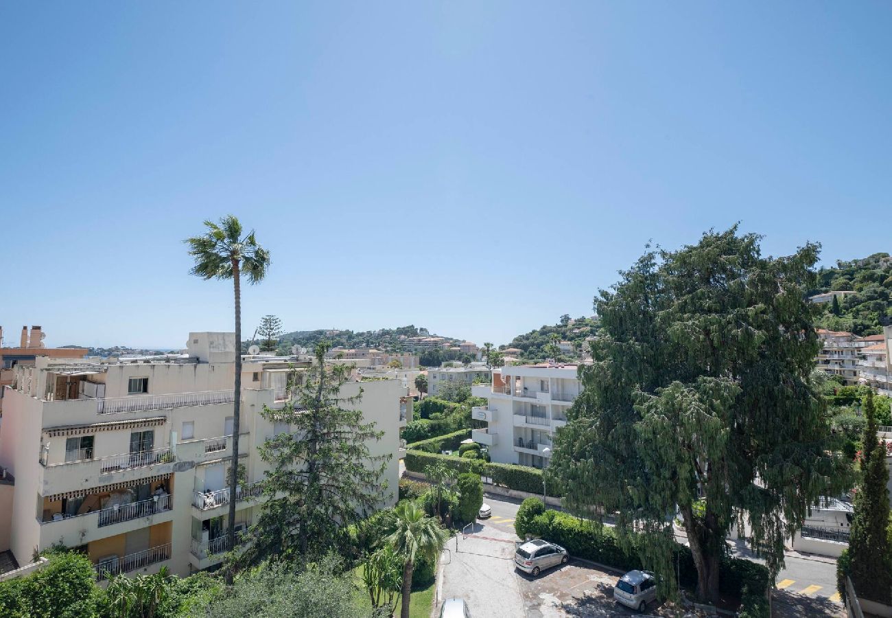 View of the surrounding nature of Beaulieu