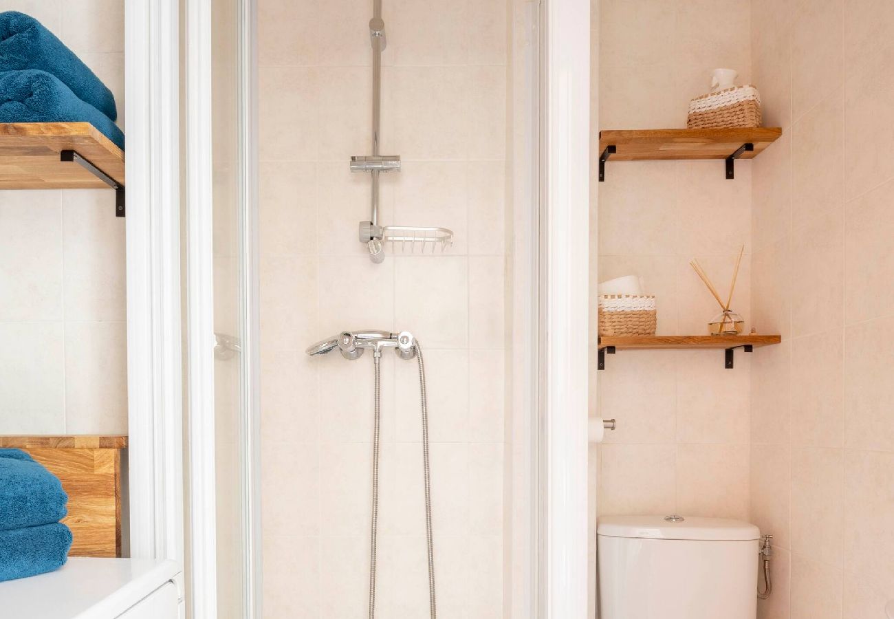  Bathroom with shower and WC