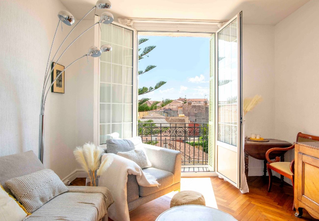 Apartment in Beaulieu-sur-Mer - Villa Thémis