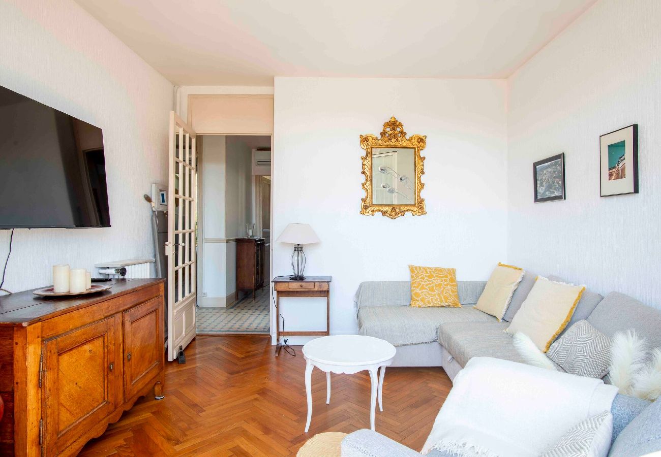 Apartment in Beaulieu-sur-Mer - Villa Thémis