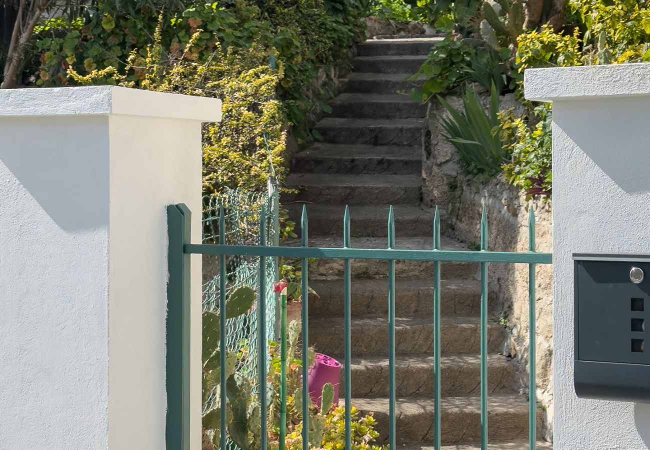Villa in Beaulieu-sur-Mer - Villa Les Lucioles
