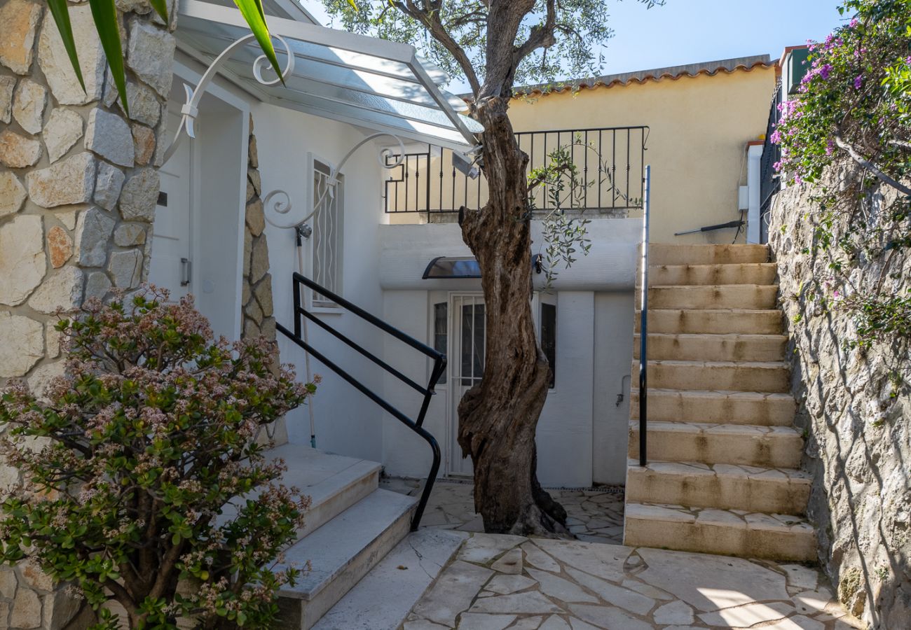 Villa in Beaulieu-sur-Mer - Villa Les Lucioles